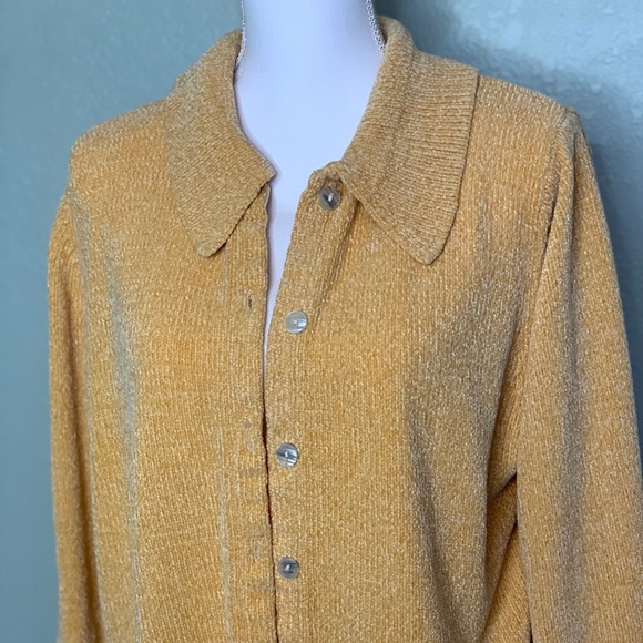 Denim&Co Tops - PRICE DROP DENIM & CO BUTTON UP SWEATER